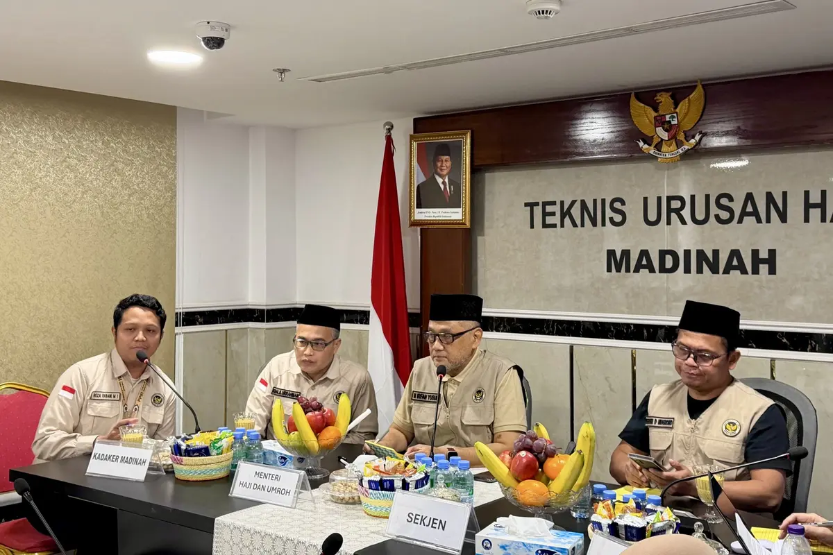 Menhaj Moch Irfan Yusuf rapat dengan penyedia katering jemaah haji Indonesia di Madinah, Rabu, 3 Juni 2026. (dok. Media Center Haji)