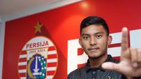 Persija Jakarta resmi mendatangkan Rafli Mursalim. Pemain berusia 20 tahun itu diikat kontrak berdurasi 3 tahun. (dok. Persija Jakarta)