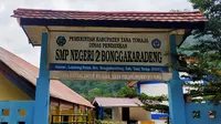 Kepsek SMPN 2 Bonggakaradeng Paksa 7 Siswi Lepas Jilbab Tuai Polemik