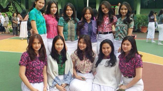 Begini Nih Tampilan Anak  SMA  Kalau Pakai Batik Fashion  