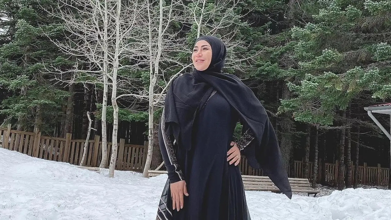 Makin Berseri, Ini 6 Potret Terbaru Cinta Penelope yang Kini Tinggal di Turki