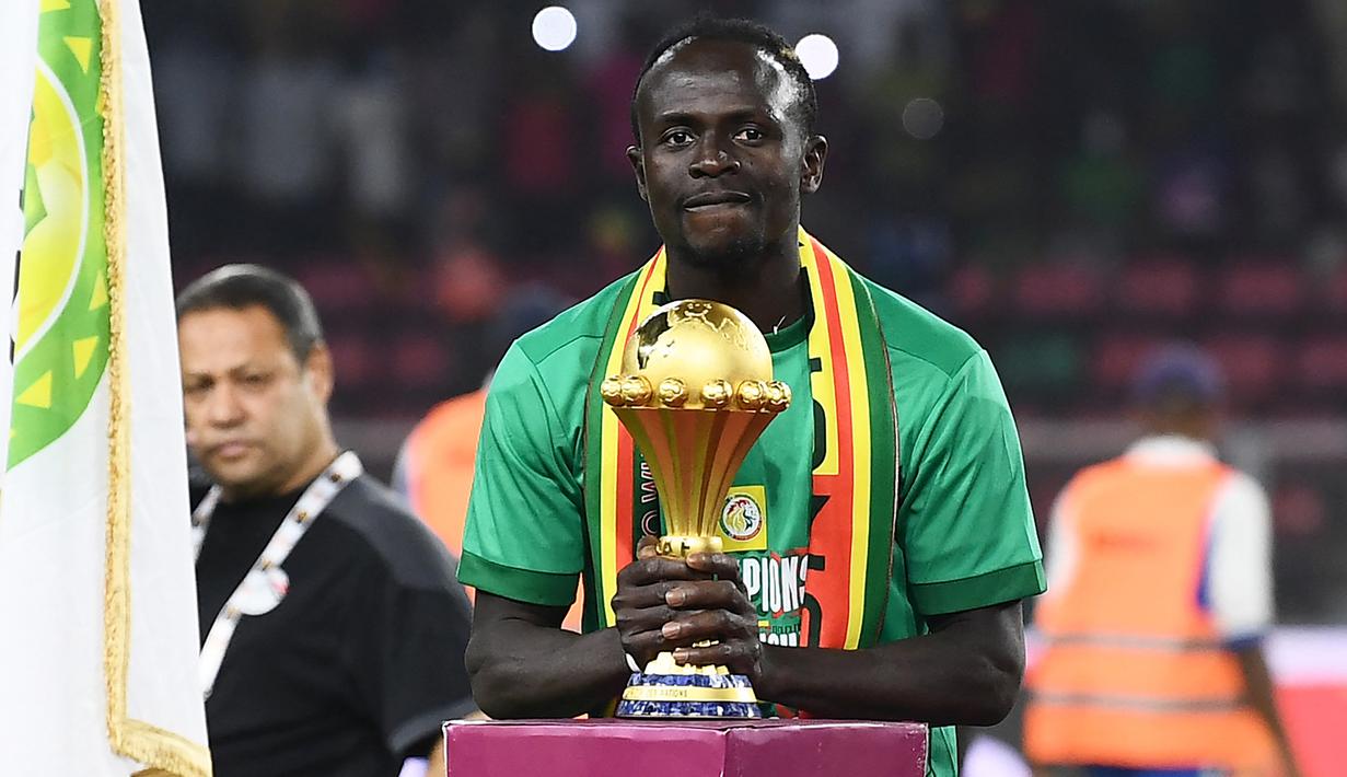 Senegal dan Mesir berhadapan di laga final Piala Afrika 2021, 7 Februari 2022. Sadio Mane berhasil membawa Senegal juara usai membungkam Mohamed Salah dkk 4-2 (0-0) melalu adu penalti. (AFP/Charly Triballeau)