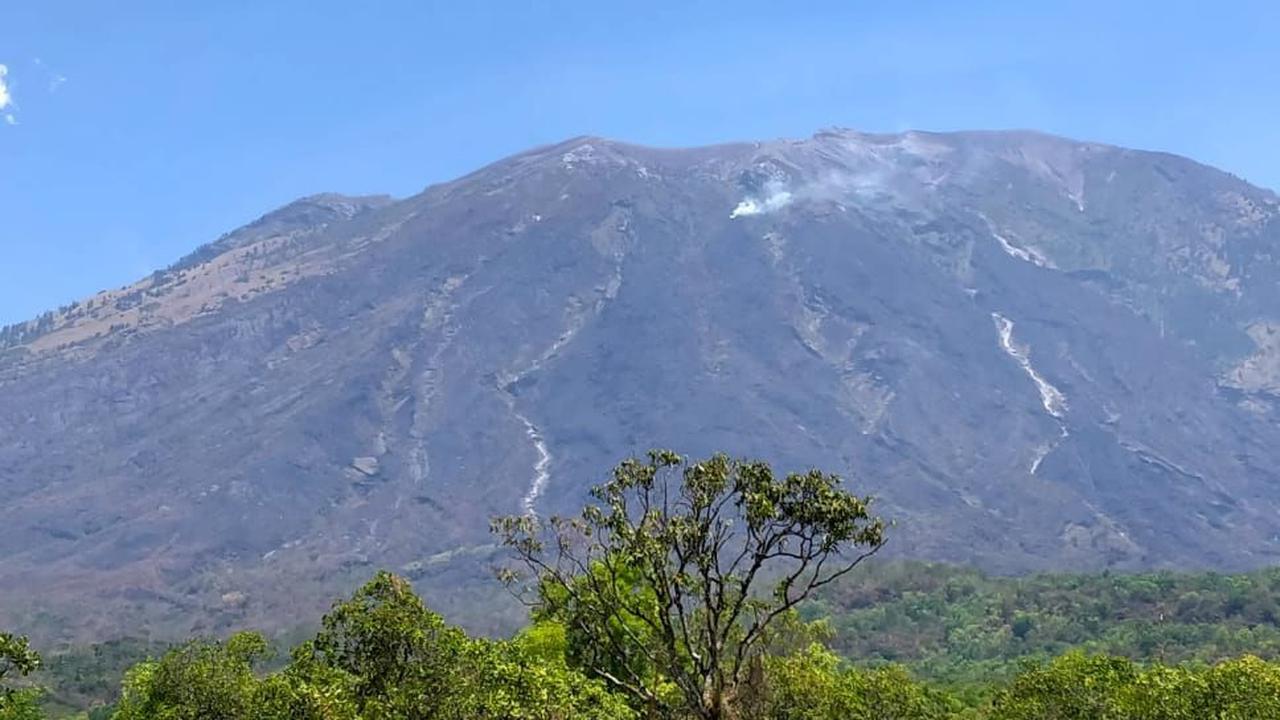Area Terbakar Capai 100 Ha, Apa Kendala Pemadaman Kobaran Api di Lereng Gunung Agung