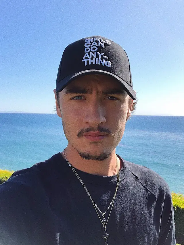 Brandon Thomas  Lee