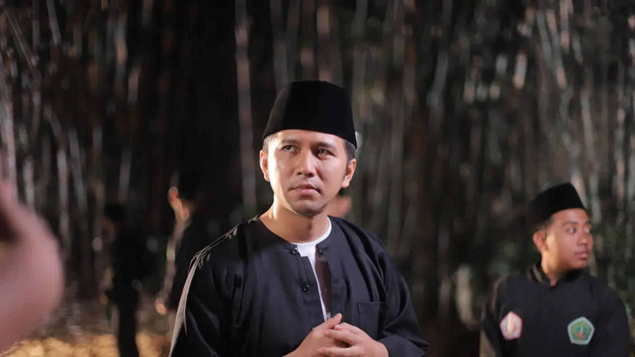 Emil Dardak Jadi Ustaz dan Guru Silat di Film ‘The Santri’