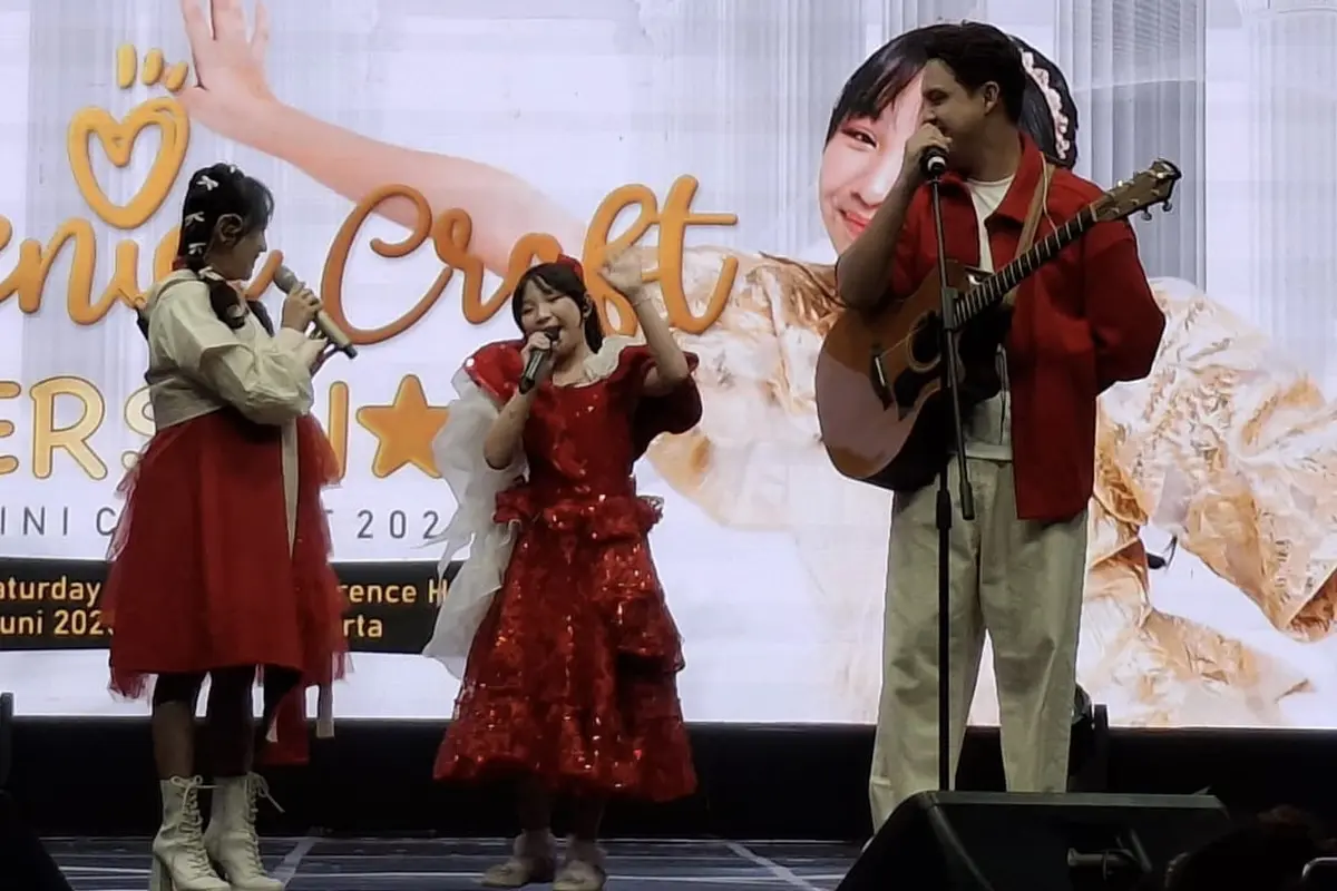 Etenia Croft Rilis Album Bersinar