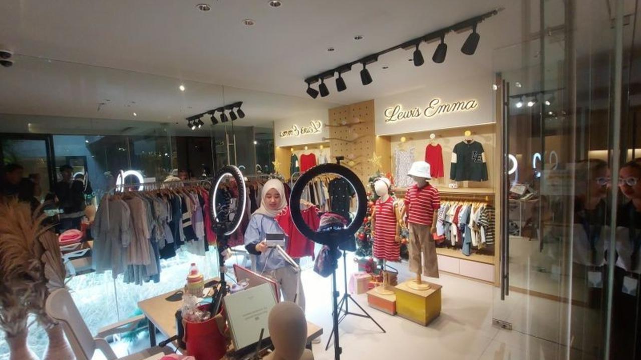 Lewis Emma Lawan Fenomena Thrifting dengan Daya Tahan Produk dan Layanan Pelanggan Prima