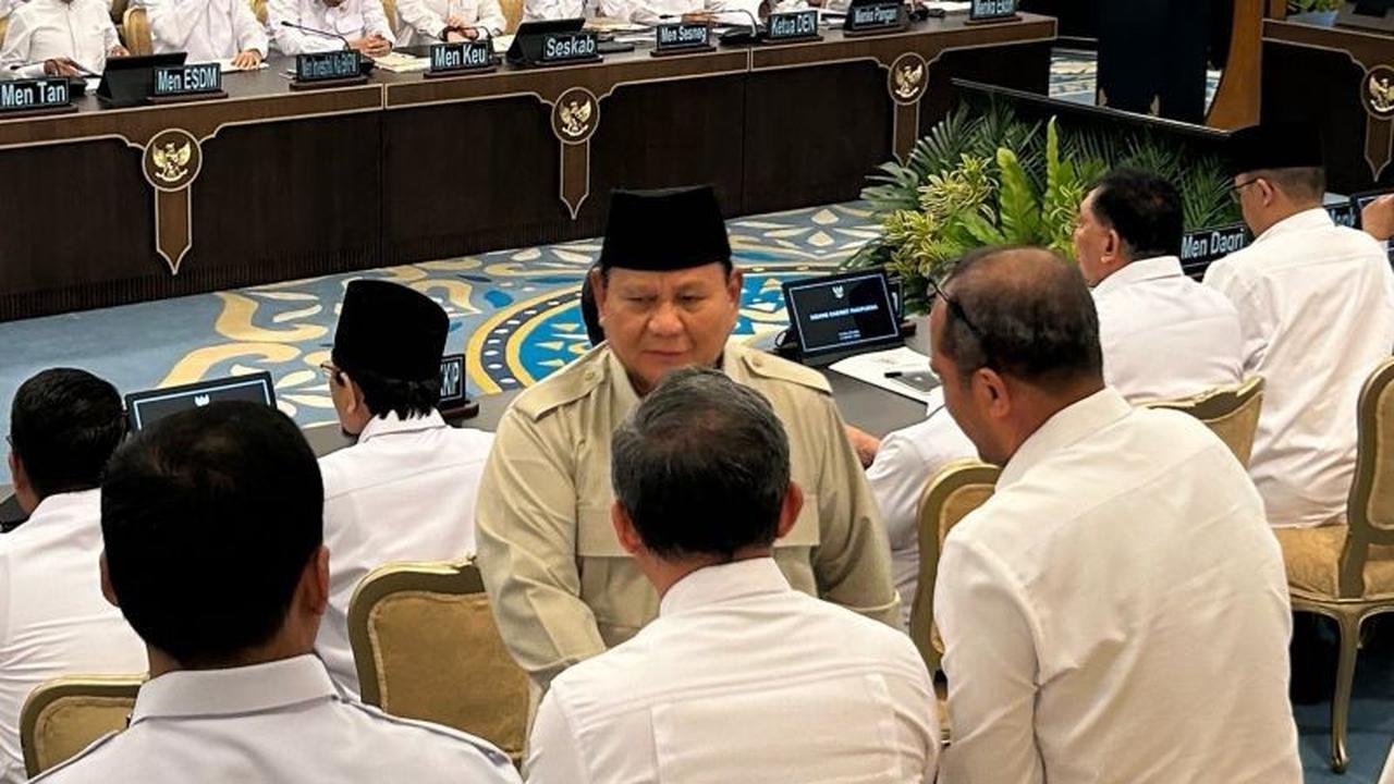 Presiden Prabowo Subianto Minta Mensos Pastikan Penyaluran Bantuan Sosial Tepat Waktu