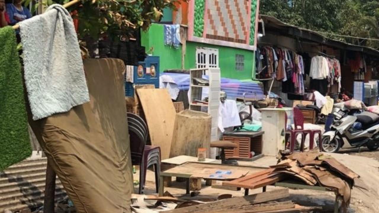 Keterangan Sudiono terkait dampak kebakaran pabrik itu hingga Senin (18/9) memang masih dirasakan warga.
