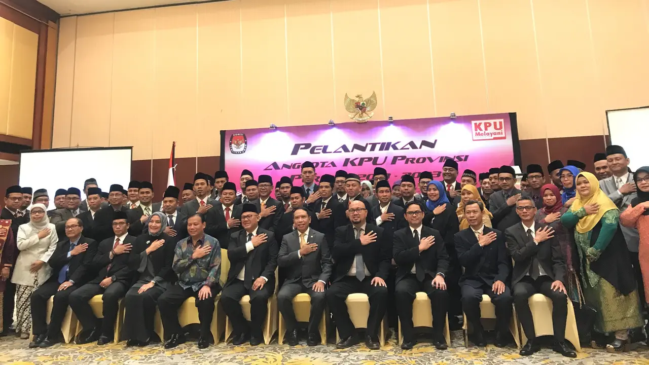 Ketua KPU RI Lantik Anggota KPU dari 16 Provinsi