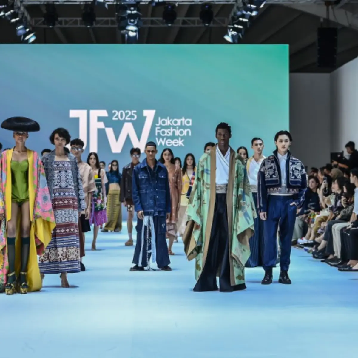 Jakarta Fashion Week  Resmi Dibuka, Gaungkan Inovasi dalam