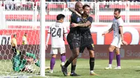 Momen Malut United menghajar Persik Kediri di ajang BRI Super League 2025/2026. (Gatot Sumitro/Bola.com)