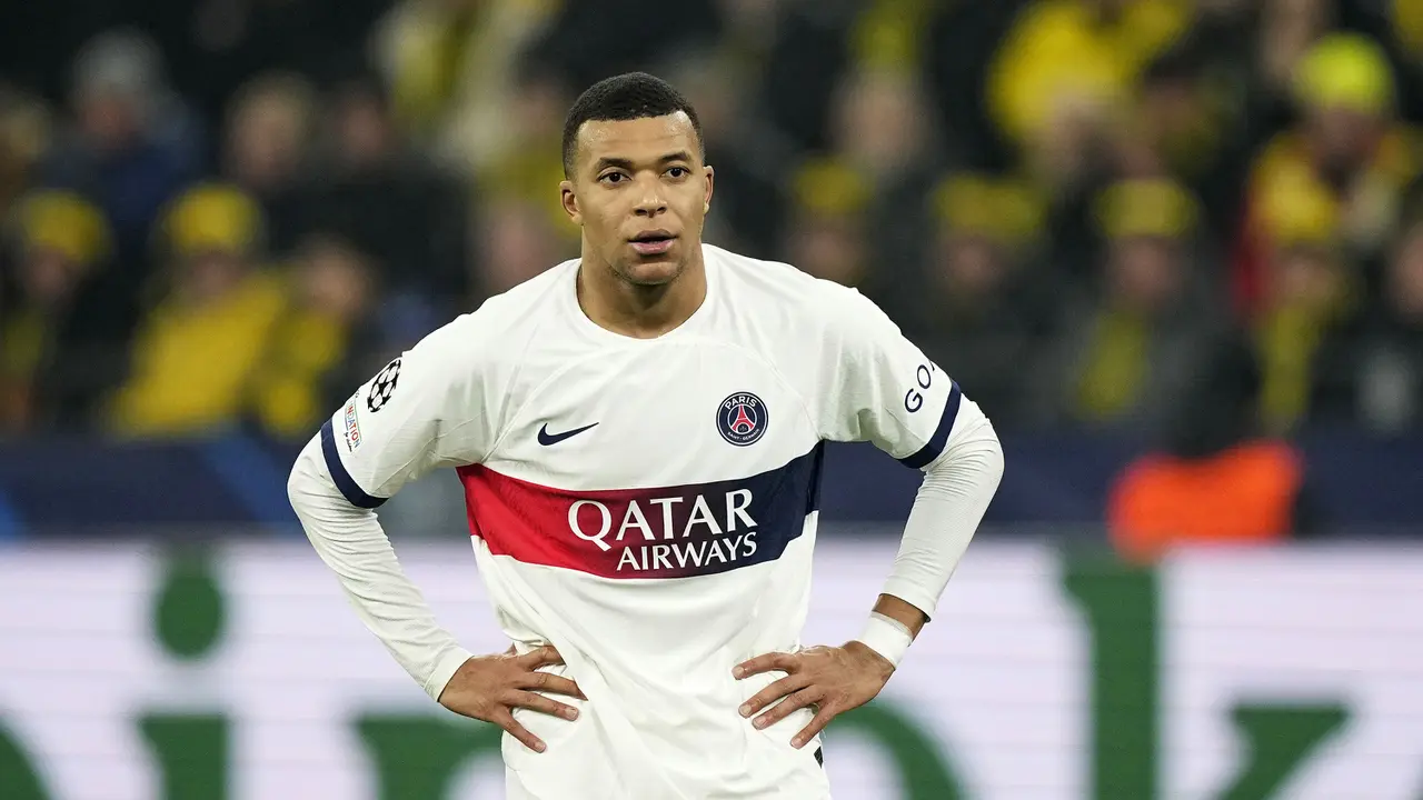Foto: What a Block! Aksi Memukau Niklas Sule Saat Mentahkan Tendangan Mbappe di Depan Gawang Kosong Borussia Dourtmund di Liga Champions