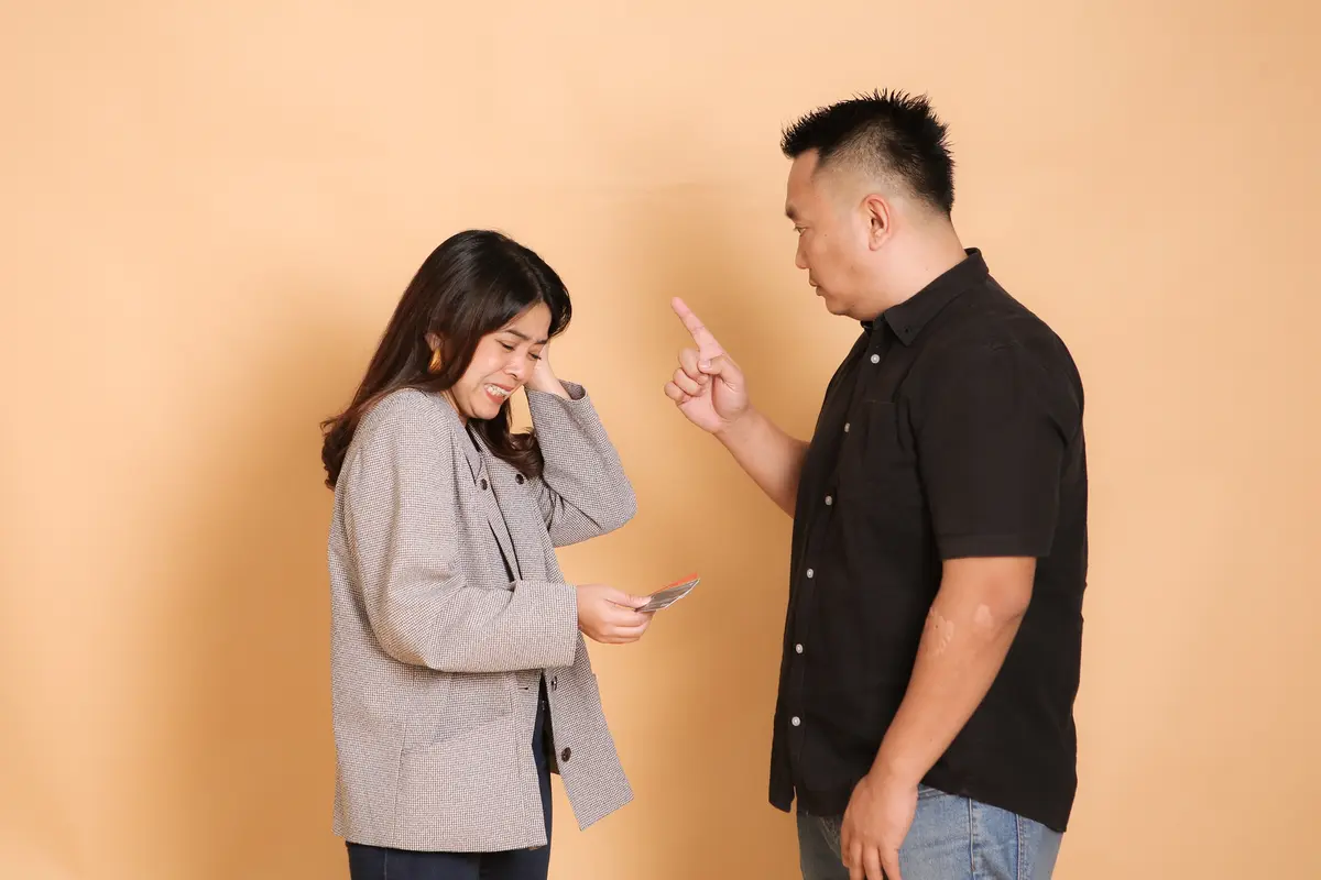 Ilustrasi Pasangan Posesif - Is this sweet or toxic?