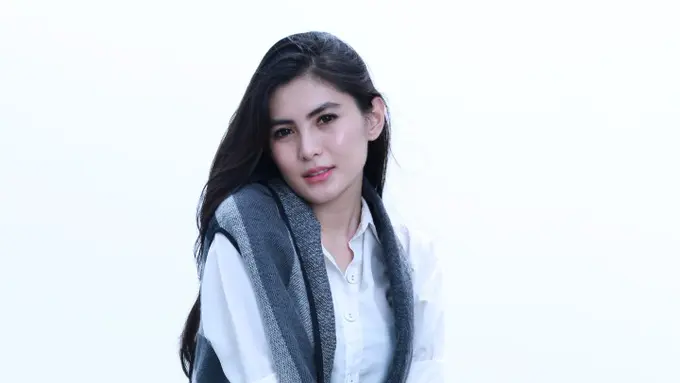 [Bintang] Angela Lee