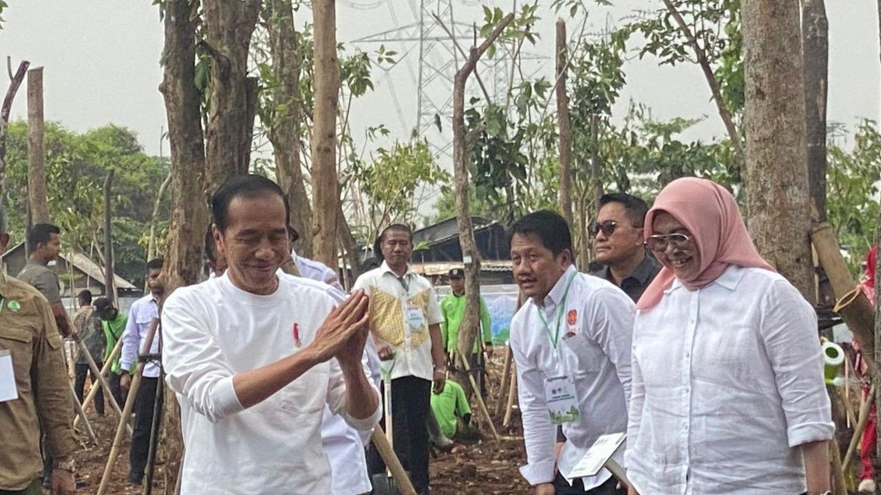 Antam Ikut Dampingi Jokowi dalam Tanam Pohon Bersama