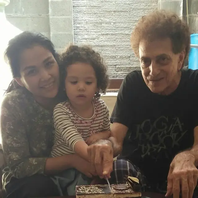 Ahmad Albar dan Dewi Sri Astuti