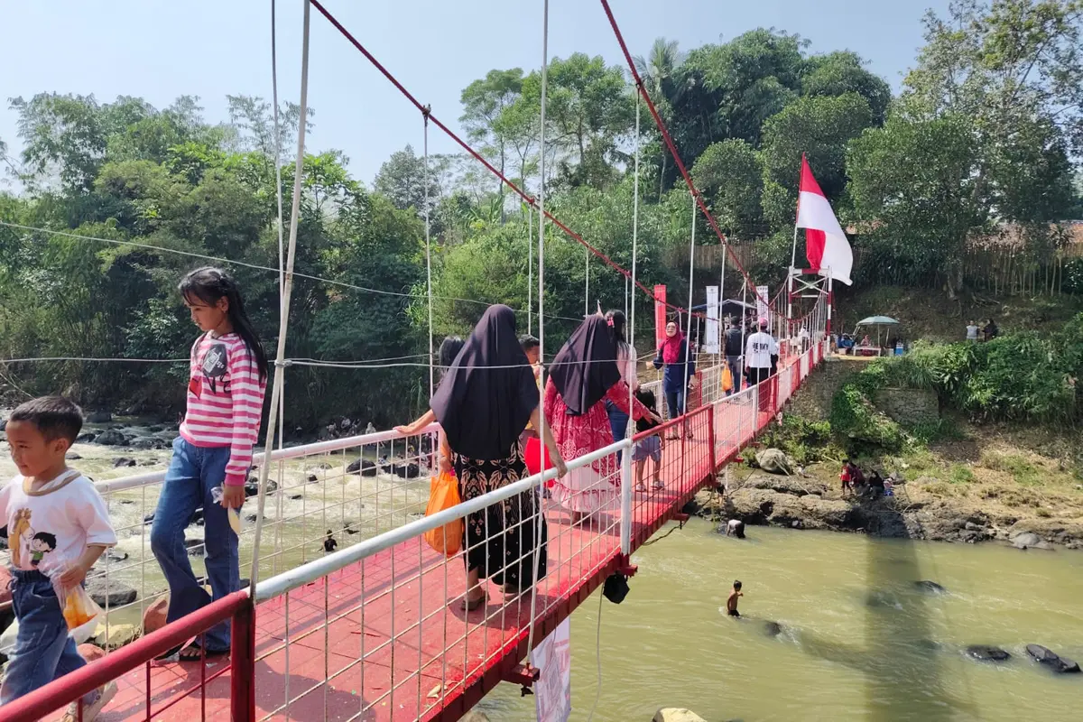 Jembatan Jantake di Sukabumi warisan Belanda telah direvitalisasi.