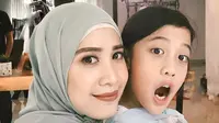 Fanny Fabriana mengatakan sebagai orangtua harus kreatif dan sabar saat mendampingi anak selama pandemi (Dok.Instagram/@fannyfabriana/https://www.instagram.com/p/CCJGSIBl9EQ/Komarudin)