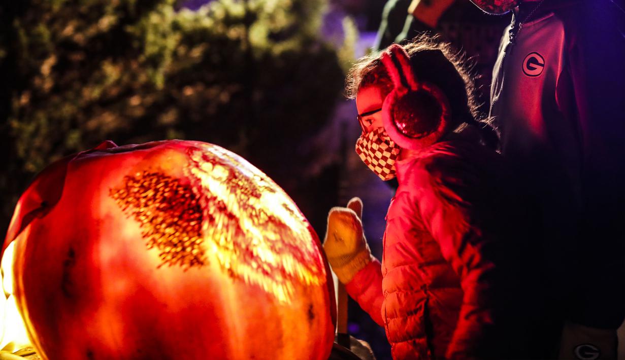  FOTO  Jelang Halloween Labu Ukiran Tangan  Dipamerkan di  