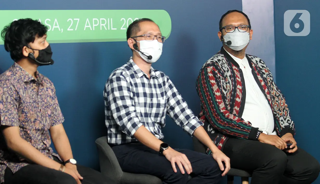 CEO Atourin Benarivo Putra, Senior VP Digital Innovation Solutions BCA Adi Prasetyo dan M.Azhar Iskandar Zainal Deputi Bidang Ekonomi Digital dan Produk Kreatif, Kemenparekraf dalam acara Press Kick Off Baparekraf for Startup (BEKUP) 2021 di Jakarta, Selasa (27/04/2021). (Liputan.com/HO/Ading)