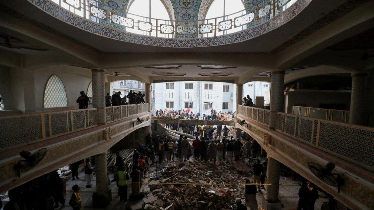 8. Ledakan Bom Bunuh Diri saat Peringatan Maulid Nabi di Masjid Pakistan