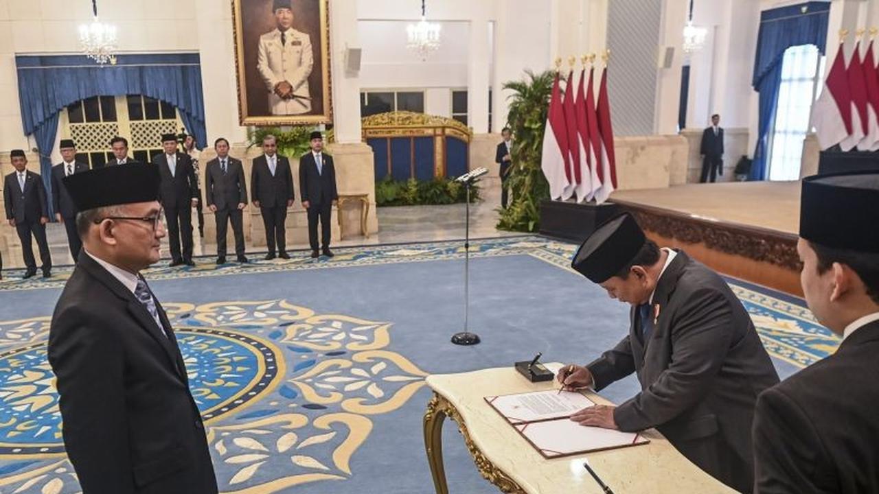 Presiden Lantik Andi Rahadian sebagai Dubes RI untuk Oman dan Yaman, Perkuat Diplomasi Timur Tengah