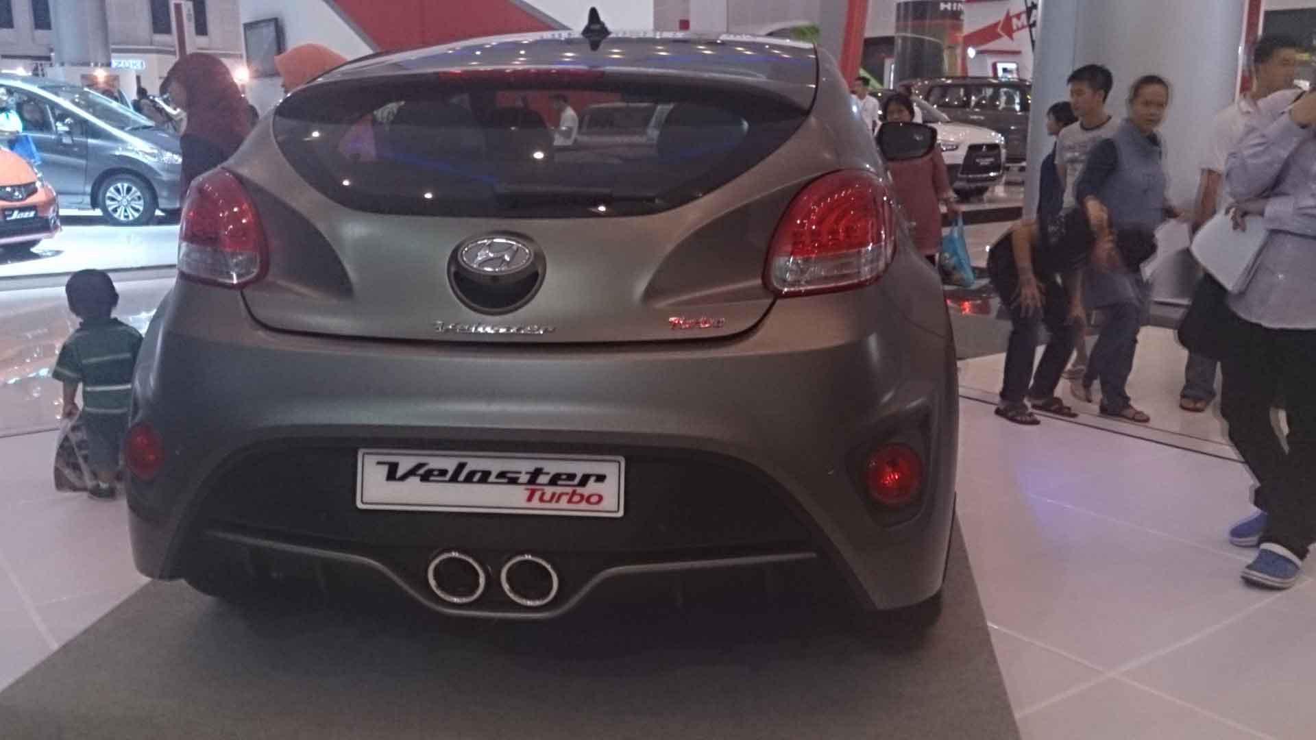 Tampilan belakang Hyundai Veloster