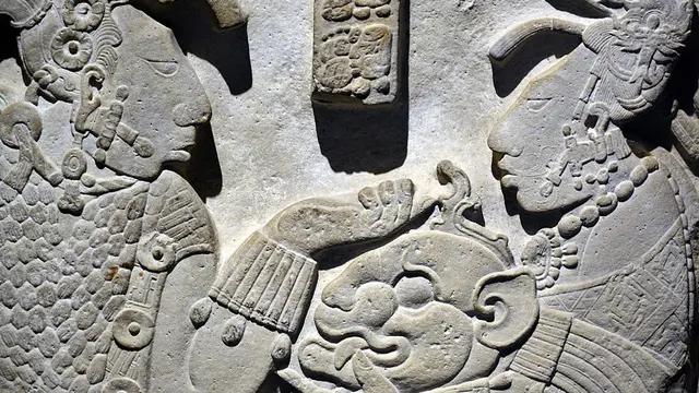 Piramida warisan peradaban Suku Maya