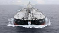 Kapal tanker raksasa atau Very Large Crude Carrier (VLCC) berkapasitas 2 juta barel milik PT Pertamina (Persero) mulai melaut (dok: Pertamina)