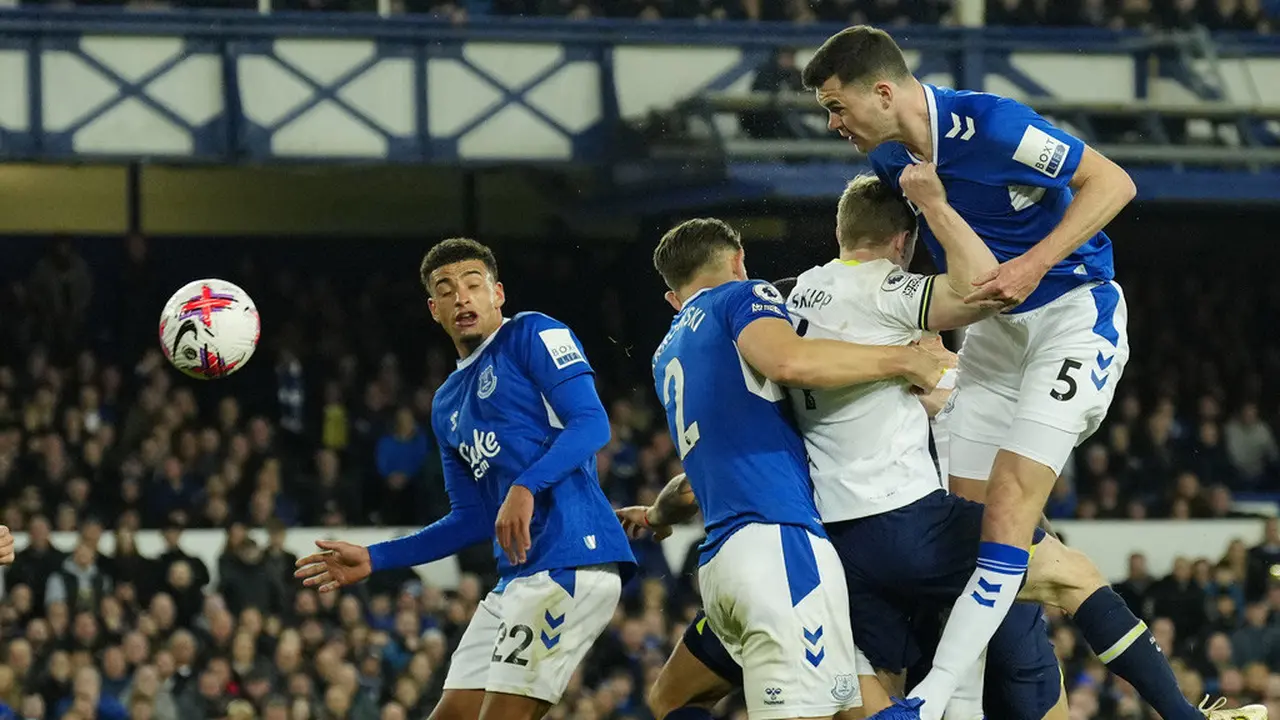 Foto: Curi Poin di Markas Everton, Tottenham Hotspur Kudeta MU di Klasemen Liga Inggris