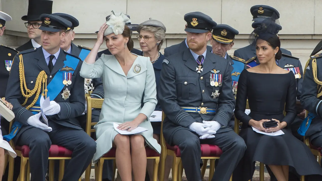 [Bintang] Kate Middleton - Meghan Markle