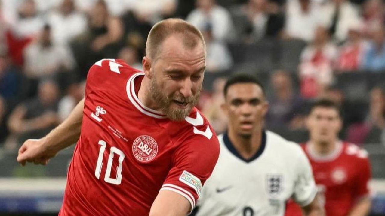 Denmark mencoba tampil menyerang sejak menit awal. Beberapa percobaan dilancarkan Chrsitian Eriksen dan kawan-kawan.&nbsp;Foto: AFP