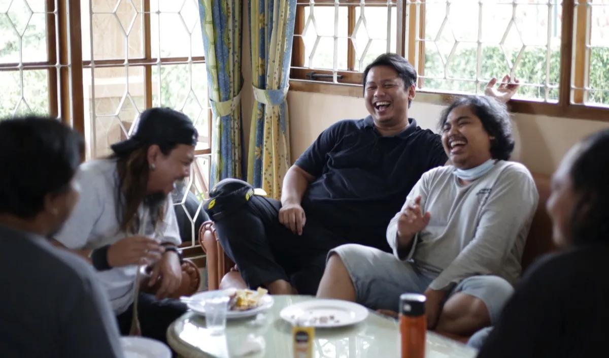 CARA KELUAR DARI GENERASI SANDWICH