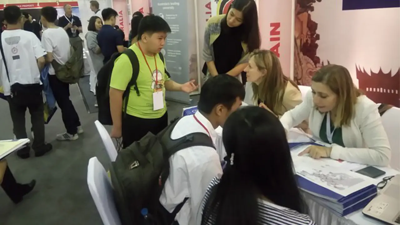 25 Negara Berburu Mahasiswa RI di Pameran Pendidikan