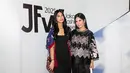 Di hari terakhir gelaran JFW 2025, ibu-anak itu kembali tampil memukau dengan paduan etnik yang modern.  [@annisayudhoyono].