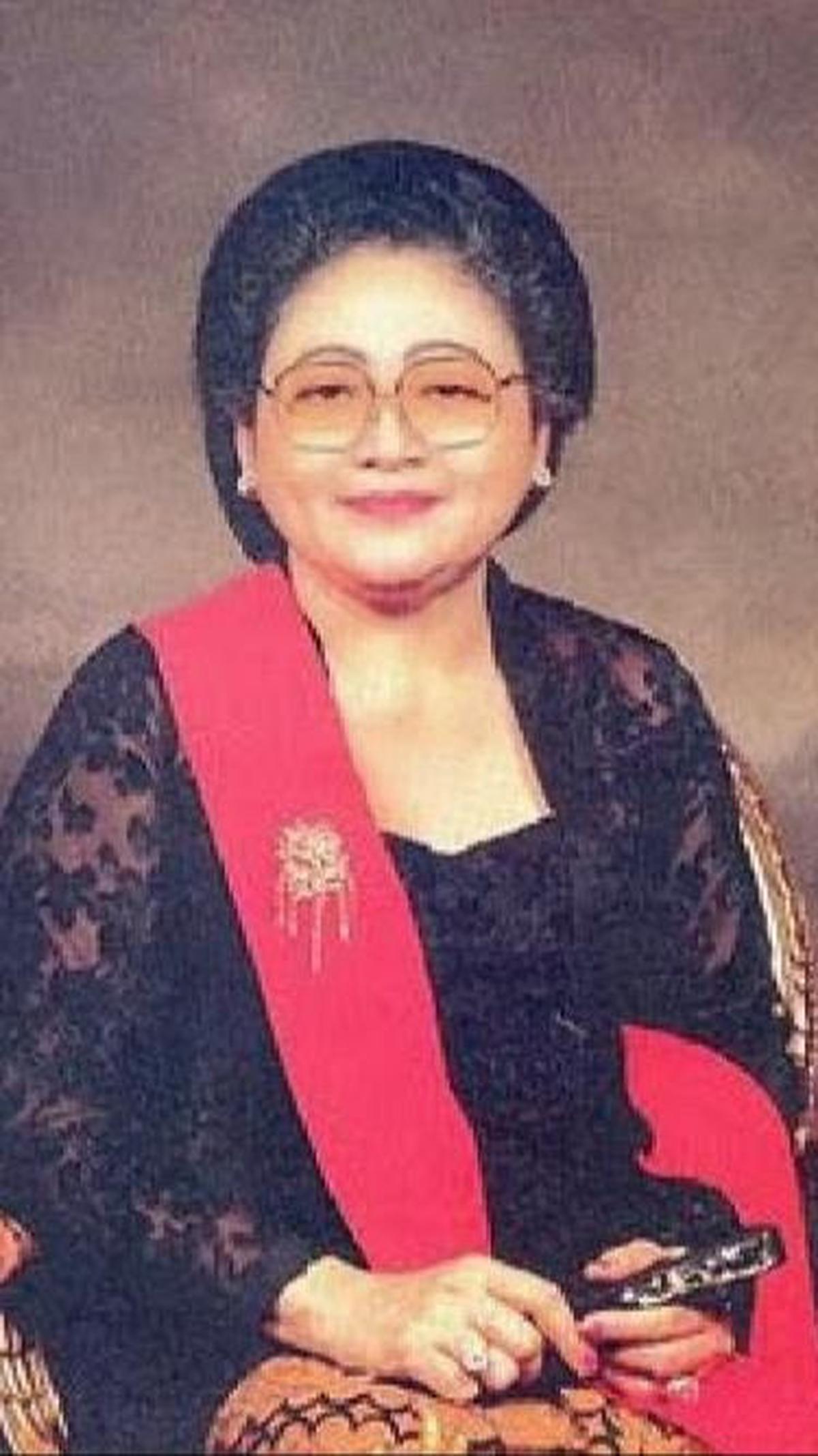 "Takut ibu Tien kaget, karena dia kan ada (penyakit) jantung," kata Mandra.