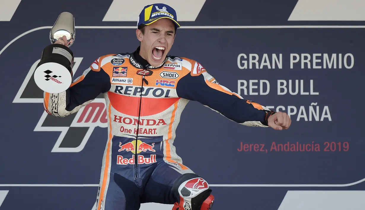 <p>Marc Marquez menjadi pembalap Spanyol terakhir yang berhasil menjuarai MotoGP Jerez, yaitu pada 2019. Pembalap berjuluk The Baby Alien tersebut tercatat sudah tiga kali menang di sirkuit dengan panjang 4,4 kilometer tersebut. Marquez menyabet gelar pertamanya pada tahun 2014 dan pada 2018 ia berhasil menggandakan catatannya. (AFP/Jorge Guerrero)</p>