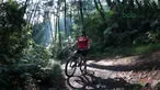 Andhina Ayuningtyas adalah atlet Mountain Bike (MTB) dan Trail Run yang lahir pada 20 Mei 1988 saat melakukan sesi foto Bogor, Jawa Barat, (2/3/2018). (Bola.com/Nick Hanoatubun)