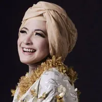 Sosok Andhara Early yang dikenal cantik dan murah senyum 