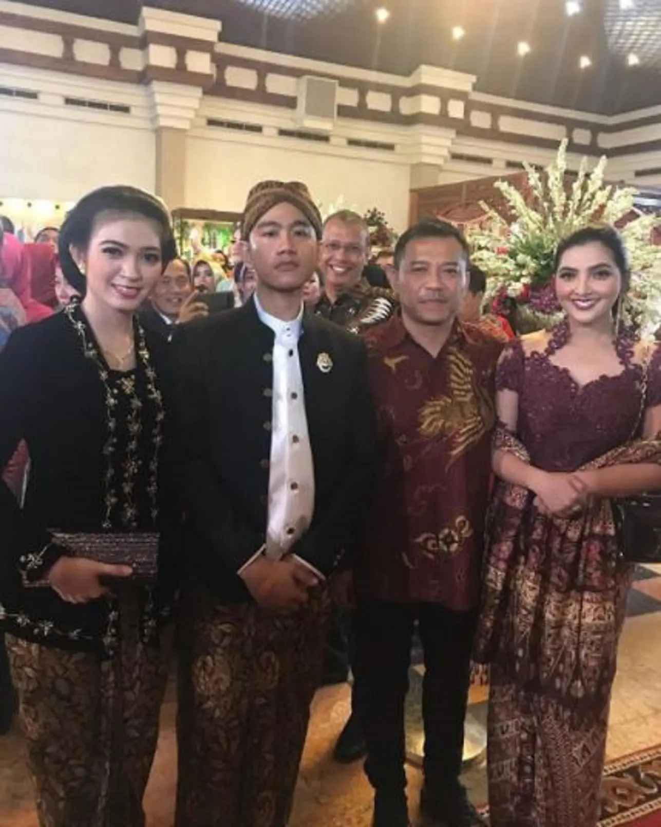 Ashanty dan Anang Hermansyah foto saat foto bersama dengan Gibran Rakabuming dan Selvi Ananda (Instagram/@ashanty_ash)