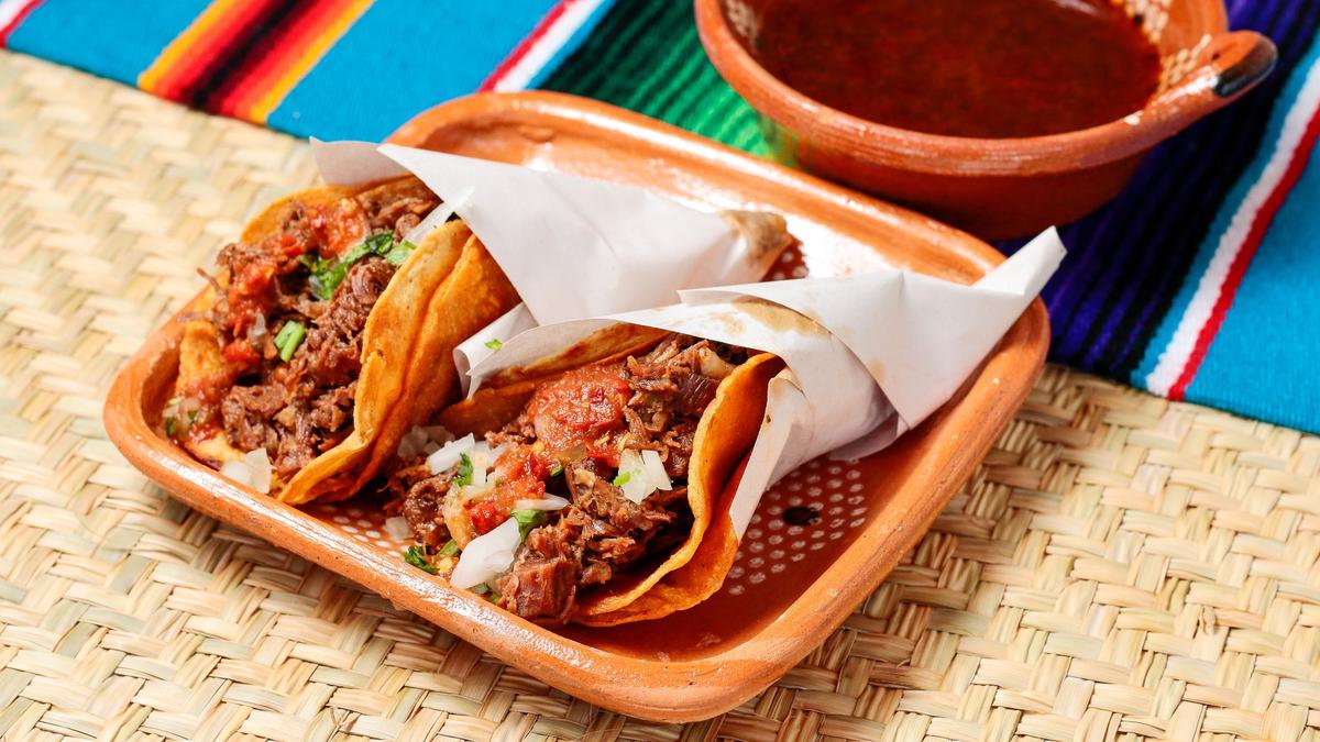 Resep Birria Tacos, Taco Daging Berkuah Viral yang Nikmat Dicelup