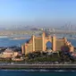 Menjadi hotel termahal di dunia, Atlantis The Palm Dubai menawarkan pemandangan kemilauan Laut Arab dan Dubai skyline dari dalam kamar. Foto: Rochmanuddin/ Liputan6.com.