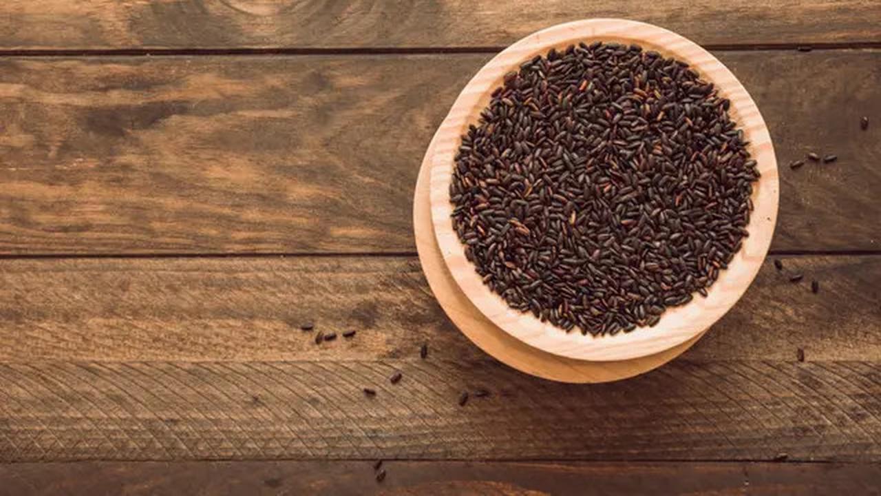 Trik Memasak Ketan Hitam Tanpa Direndam, Hemat Waktu dan Gas