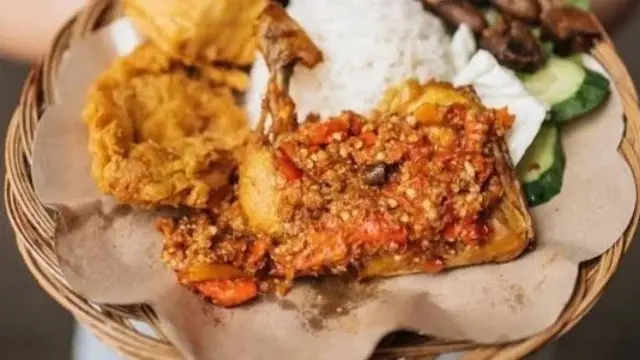 Rekomendasi Tempat Makan Ayam Geprek Legendaris di Jogja