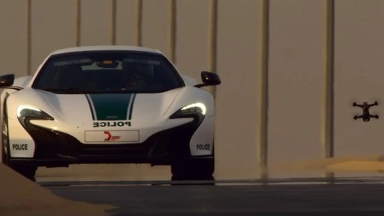 Mclaren 650 vs Quadcopter, Siapa yang Menang?