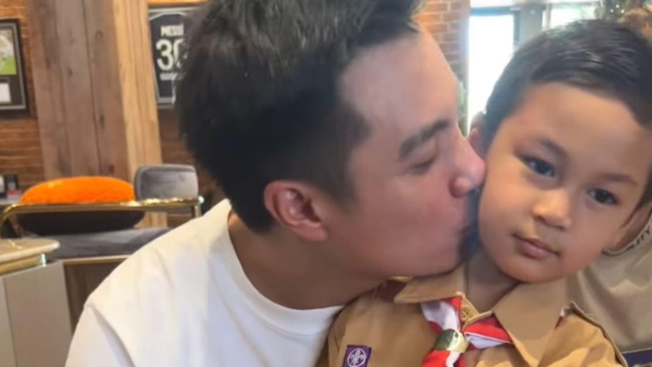 Potret Kiano bikin salfok. Penampilannya dipuji begitu ganteng.