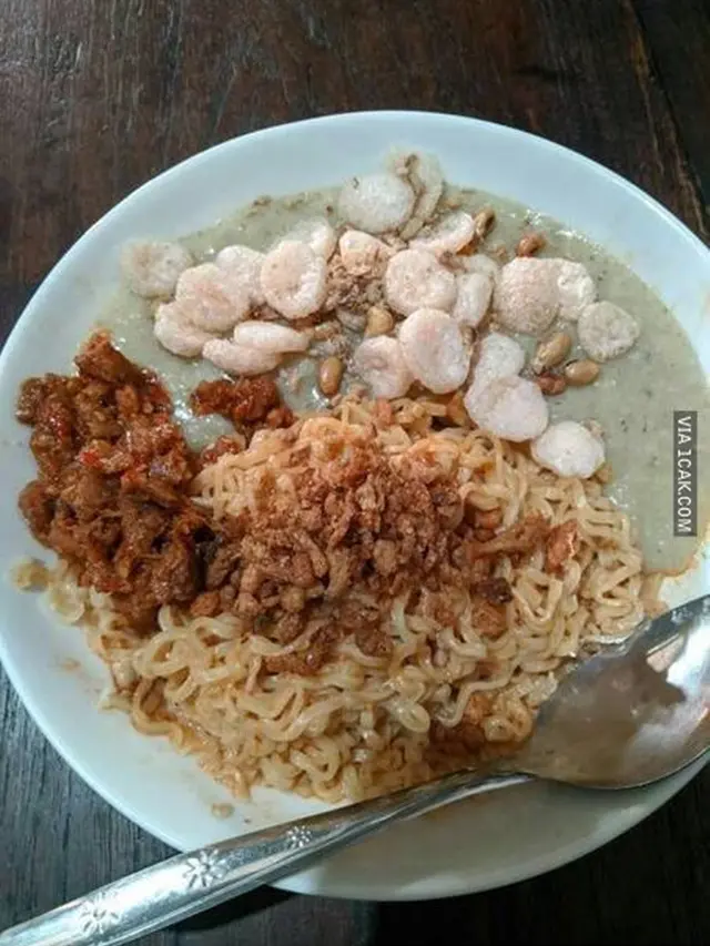6 Cara Penyajian Bubur Ayam Ini Nyeleneh Banget, Kocak