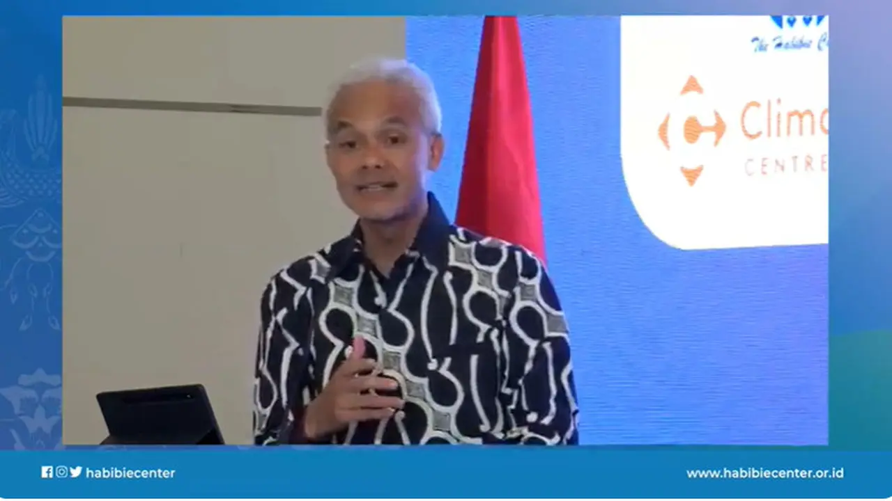 Calon Presiden (Capres) Ganjar Pranowo dalam Rembuk Ide Transisi Energi Berkeadilan, di Jakarta, Kamis (23/11/2023).