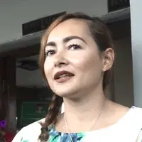 Soal Hak Asuh Anak, Dewi Rezer Tidak Terlalu Mempermasalahkan, Karena menurutnya tidak akan ada orangtua yang mau menyakitin anak.